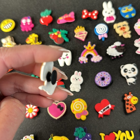 48 girly Croc Jibbitz - Picture 8 of 8